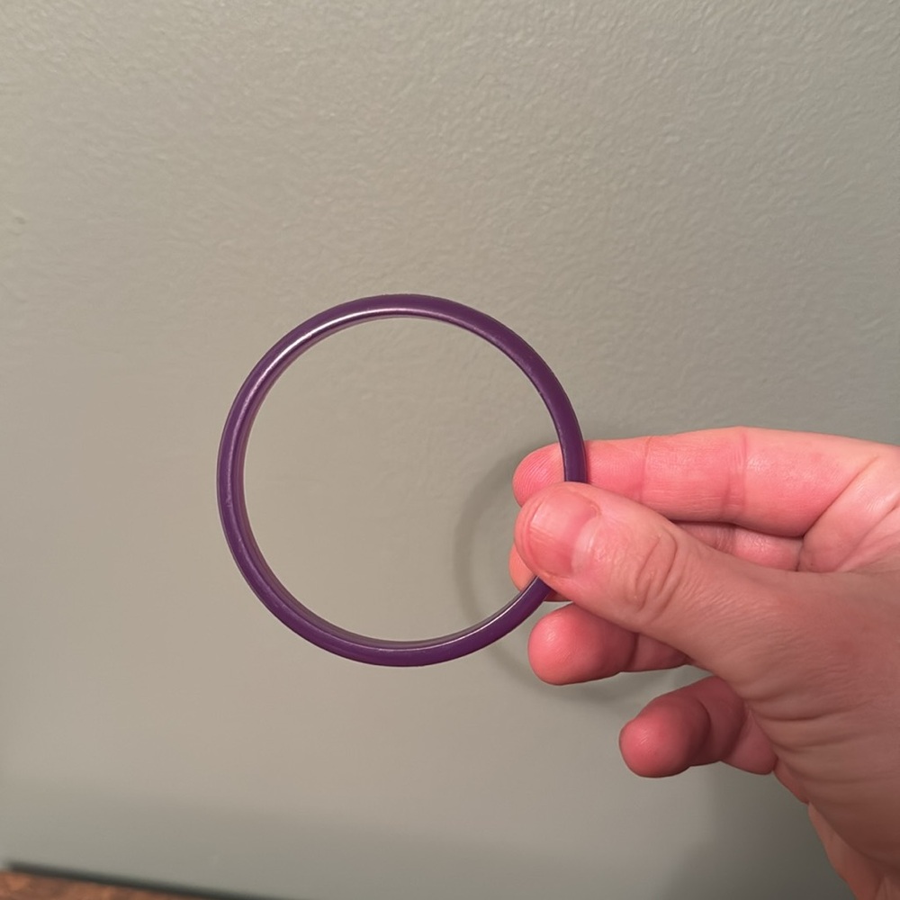 Vintage Plastic Bangle Bracelet, Purple, Retro, Boho - Picture 5 of 8